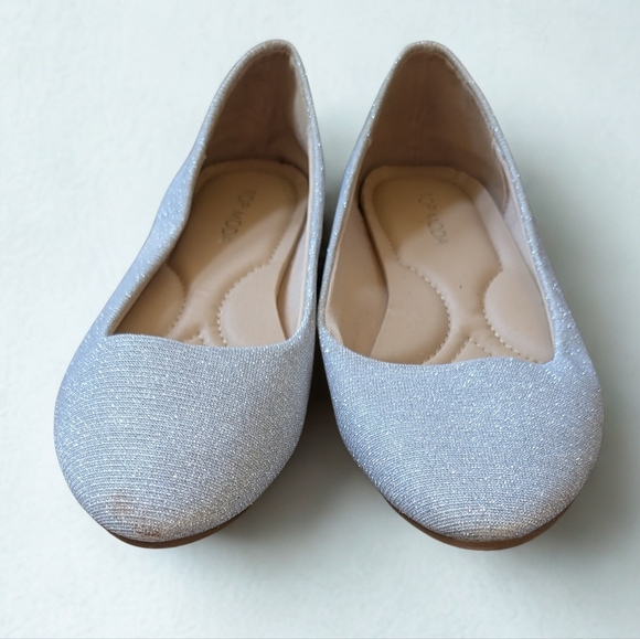 TOP Moda Shimmering Silver Flats - Picture 1 of 3